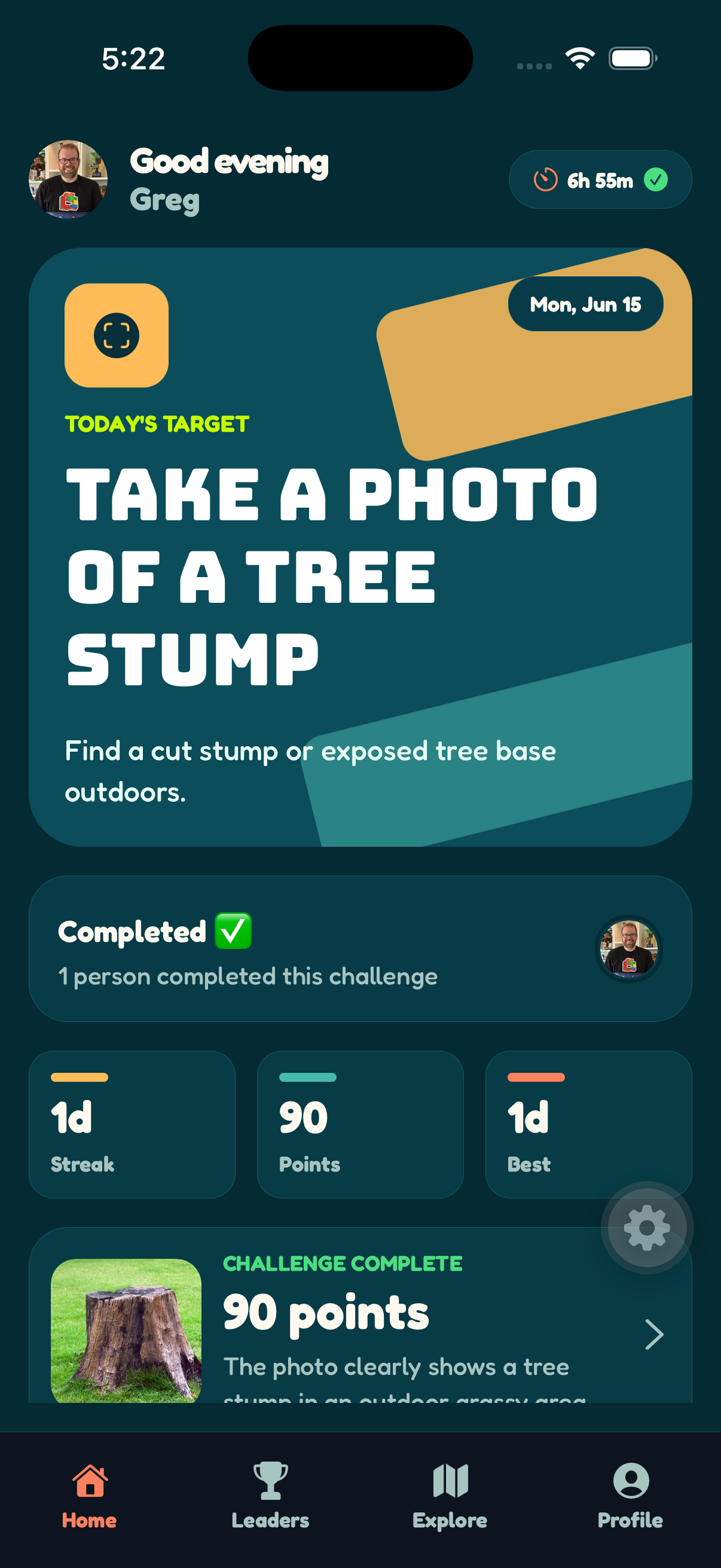Roamly app showing today's outdoor photo challenge